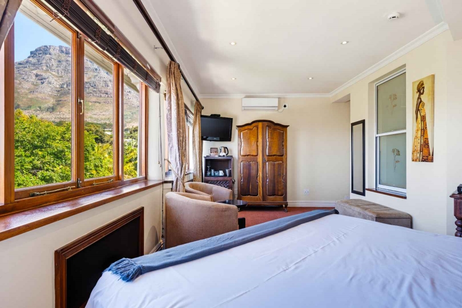 14 Bedroom Property for Sale in Oranjezicht Western Cape